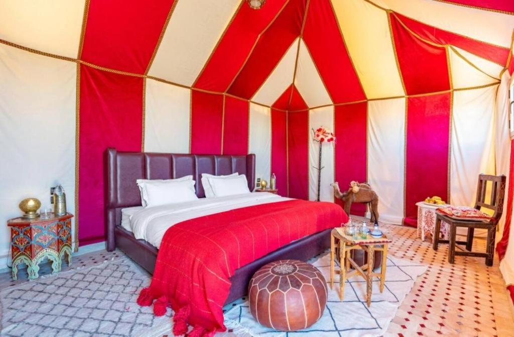 Отель Sahara Safari Camp Мерзуга Экстерьер фото